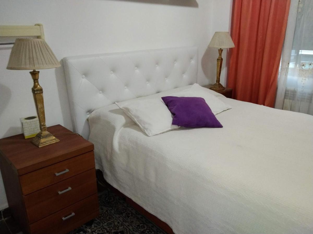 Habitaciones Individuales En Apartamento Madrid Exterior foto