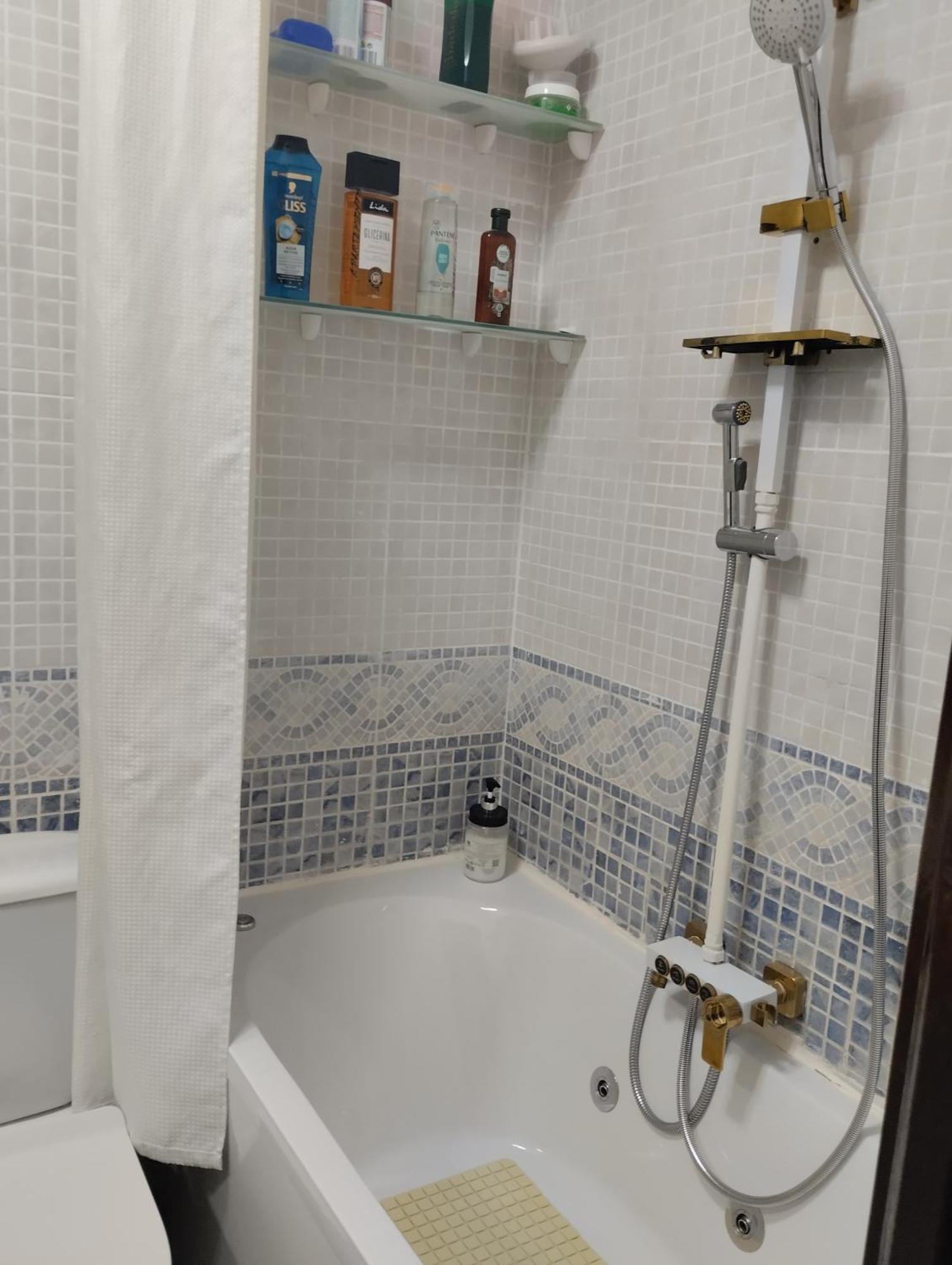 Habitaciones Individuales En Apartamento Madrid Exterior foto