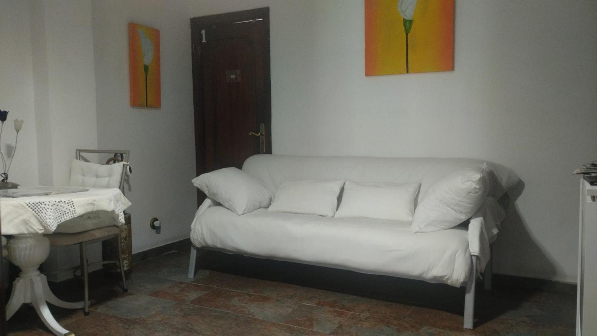 Habitaciones Individuales En Apartamento Madrid Exterior foto